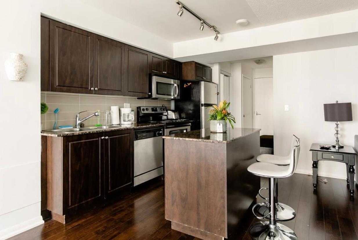 דירות Downtown Toronto+Free Parking+Cn Tower View מראה חיצוני תמונה